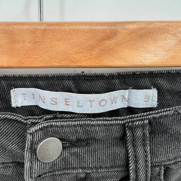 Tinseltown Women's The Mom Short High Rise Star Print Shorts Size 9/29 - Picture 3 of 5